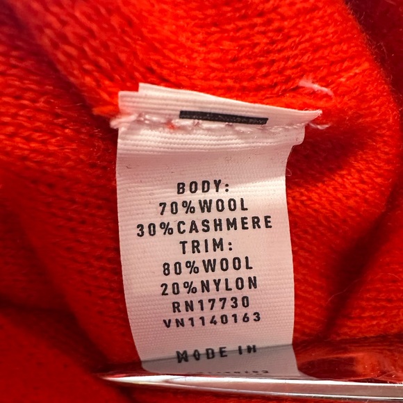 Band of Outsiders Neiman Marcus for Target "Best Friends" Pom Pom Beanie Unisex - Picture 8 of 8